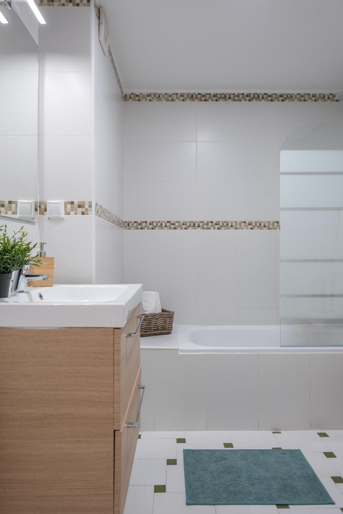 Mrs Apartamento En Gran Via De Colon Parking 그라나다 외부 사진